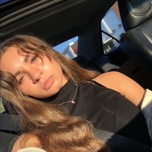 Meet your Posher, Anaya